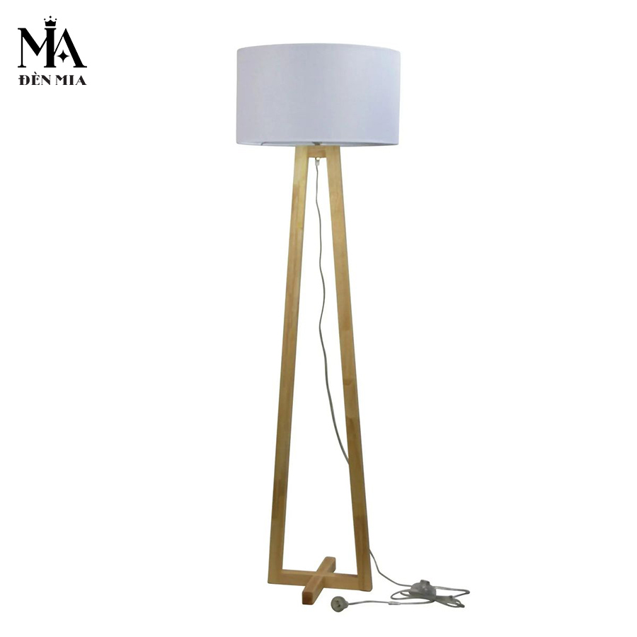 Đèn Đứng Thân Gỗ (1)